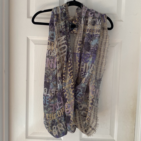 New 1 infinity scarf & 1 Vince Camaro scarf-smoke free home - Picture 3 of 4